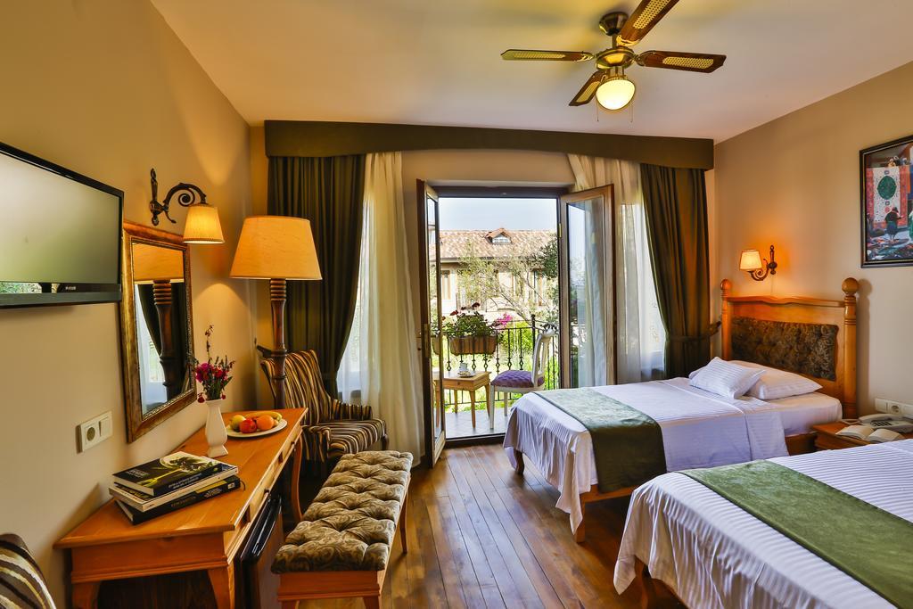 Palace Hotel Olive Odore Küçükkuyu Extérieur photo